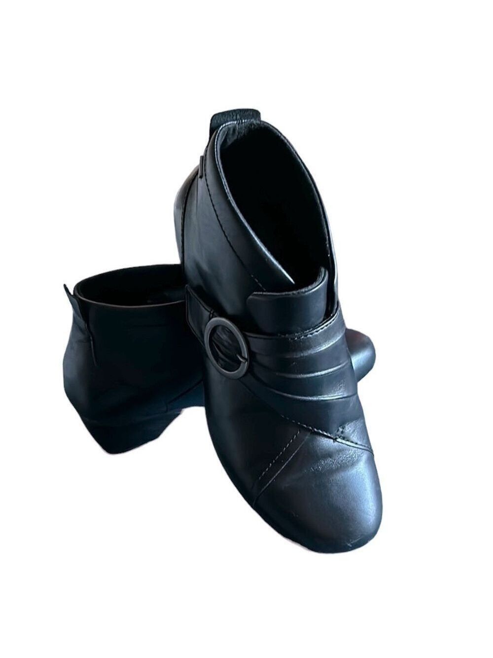 Aravon Peggy Waterproof Black Ankle Bootie   Size 9W